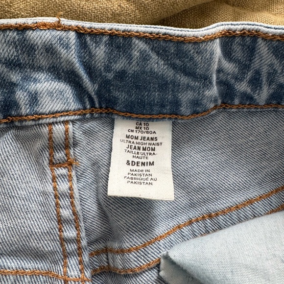 H&M High Rise Light Blue Jeans - Picture 4 of 4